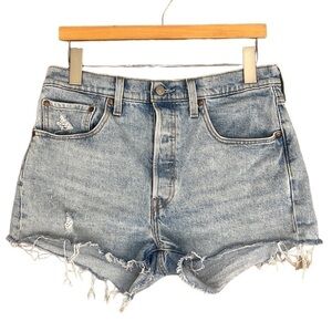 Levi’s 501 Cut Off High Rise Button Fly Light‎ Wash Denim Jean Shorts